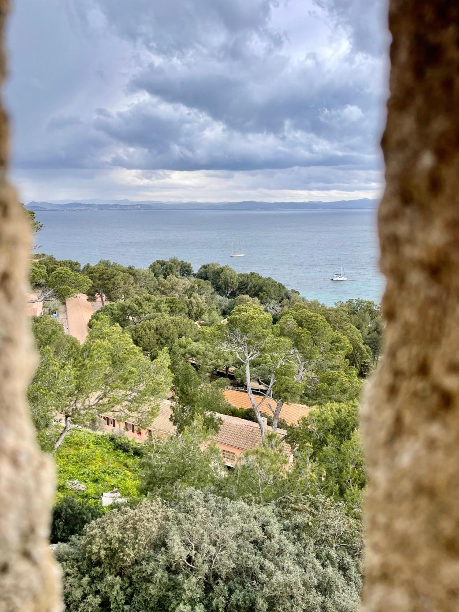 شقة Latitudes 43 بوركيرول المظهر الخارجي الصورة